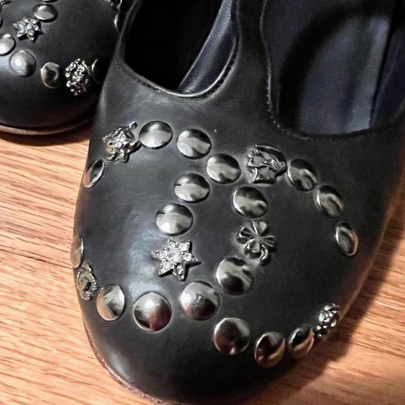 ❗️SOLD ❗️CHANEL Lucky Charms T-Strap Pumps Sz38 - Picture 4 of 9